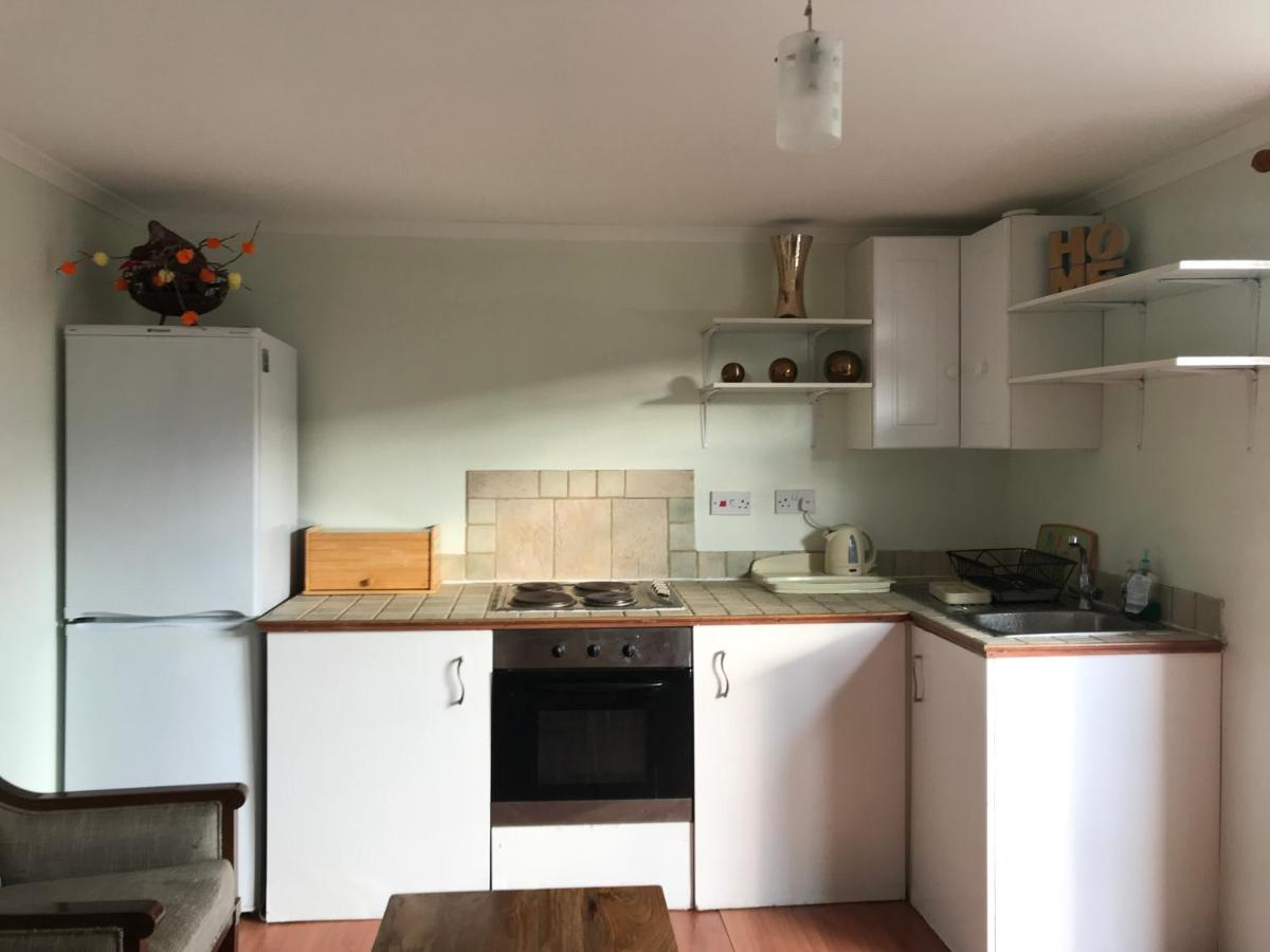 Cosy Cottage Annex In Fairlop Ilford Exterior foto